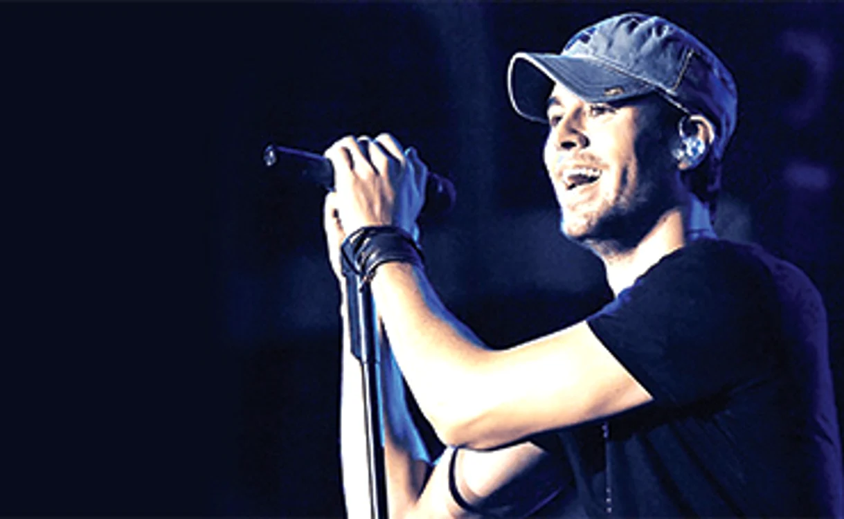 Enrique Iglesias a recunoscut că îl dor încheieturile şi muşchii când se urcă pe scenă Fotografii: EPA-EFE/Instagram