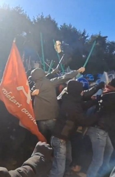 Protestele din Italia împotriva existenței unui pavilion israelian de la târg local au dus la ciocniri cu poliția VIDEO