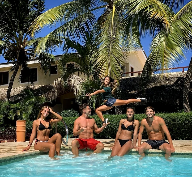 
    Concurenții de la Survivor România nu o duc deloc greu în Republica Dominicanăfoto: Instagram  