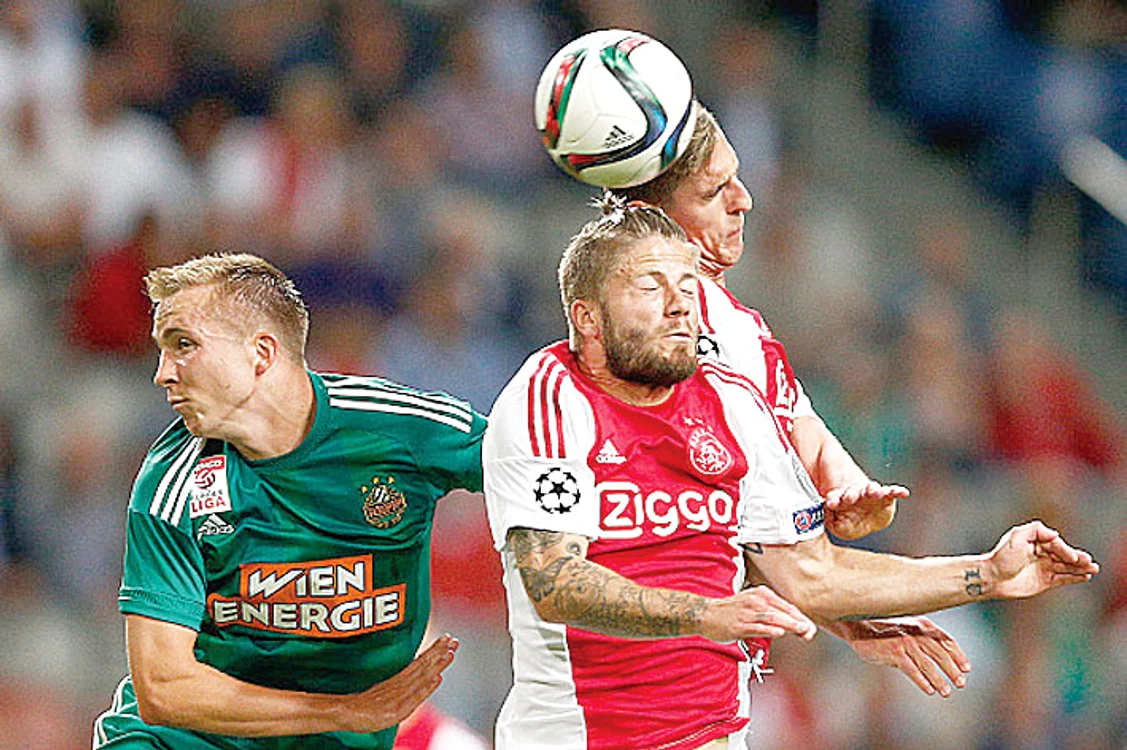 
    Liga, o competiţie  prea mare pentru  „copiii” lui Ajax   