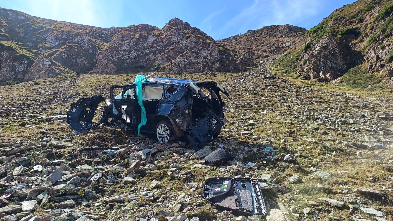 Un bărbat dat dispărut în Alba a fost găsit mort într-o prăpastie, pe Transalpina - Foto IPJ Vâlcea