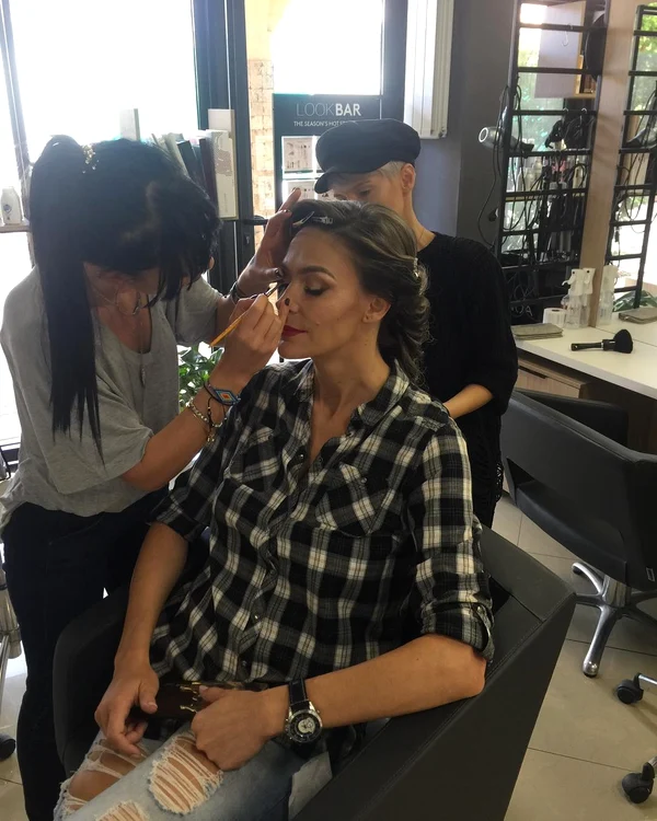 Roxana Ciuhulescu a fost aranjată de stilistul Andrian Perjovschi