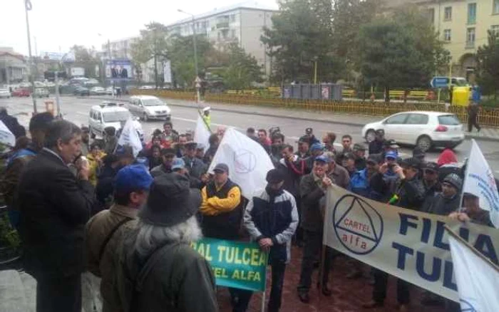 Protestul a avut loc în faţa Prefecturii