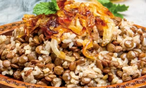 orez cu linte si ceapa caramelizata jpg