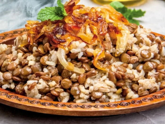 orez cu linte si ceapa caramelizata jpg