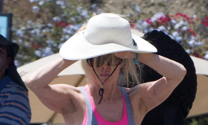 Exclusive Kim Basinger And Boyfriend Shop For Furniture In LA ***NO USE W/O PRIOR AGREEMENT CALL FOR PRICING*** jpeg