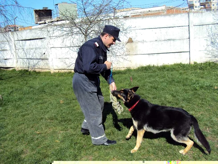 Mera alături de instructorul ei