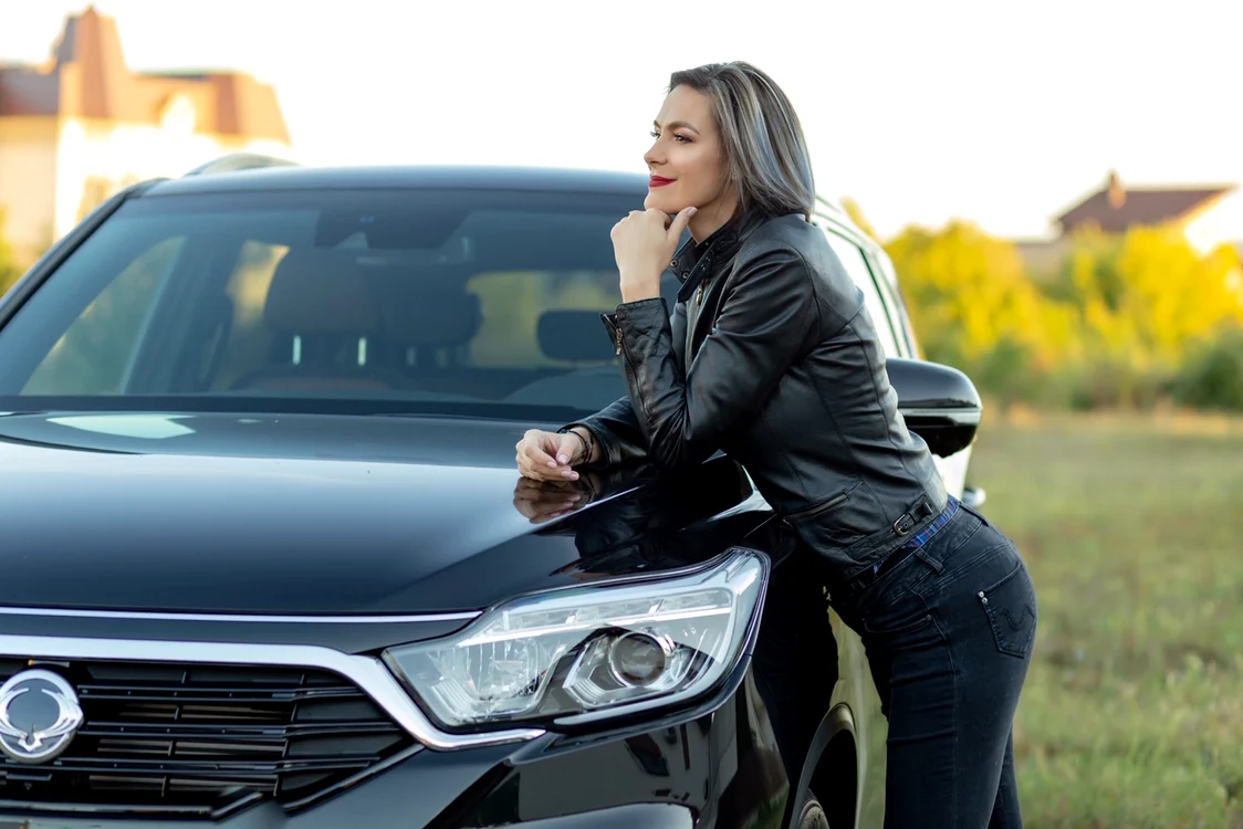 
    Roxana Ciuhulescu este tare mândră de noul ei bolid  