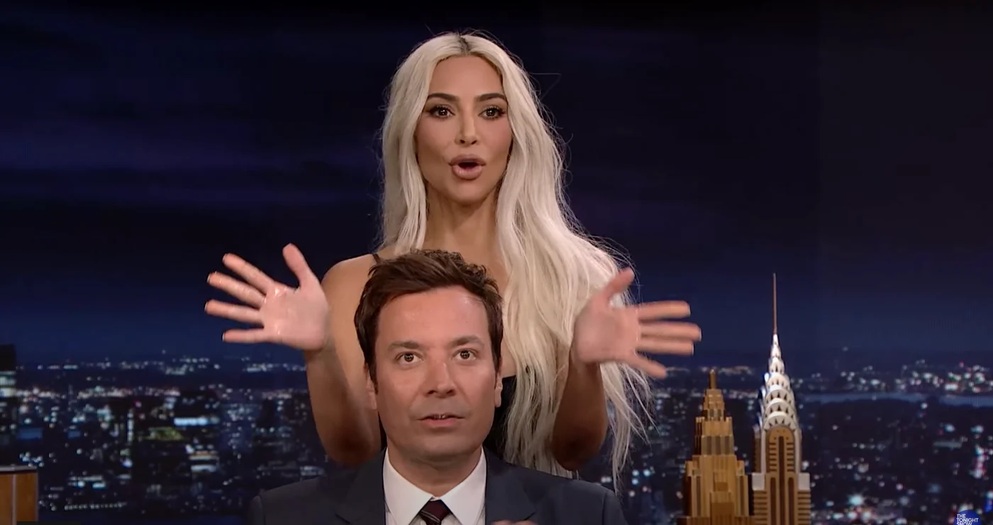 Jimmy Fallon este preferatul celebrităților. Aici, într-o imagine cu Kim Kardashian. Foto: Adevărul