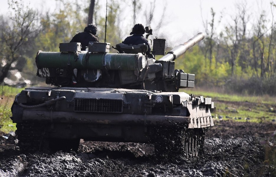 Rusia intenționează să reia producţia de tancuri sovietice T-80