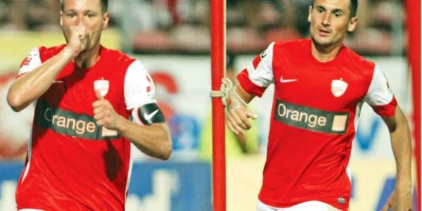 Marius Niculae (stânga) şi Dragoş Grigore sunt doi dintre jucătorii de bază ai „câinilor“ 