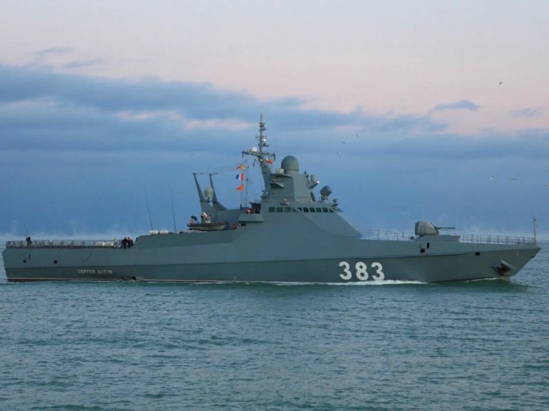 Rusia a mai pierdut o navă militară. Operațiunea, desfășurată de ucraineni în apropiere de strâmtoarea Kerci