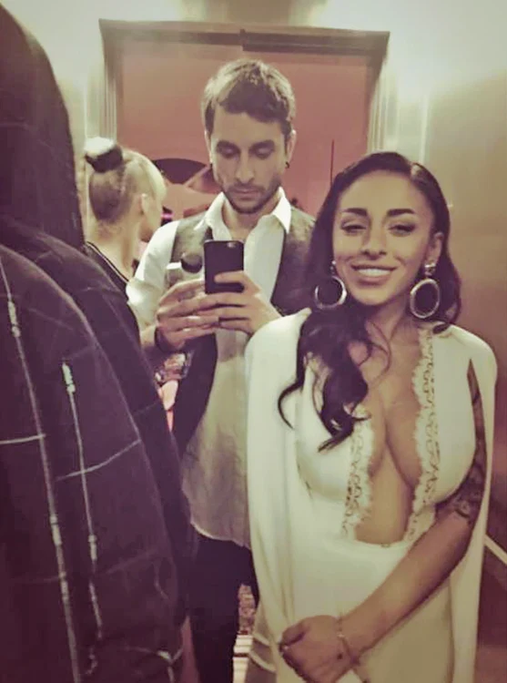 
    Bunica Gherghina a avut  grijă ca nepoata să-şi  recapete formele sexy  