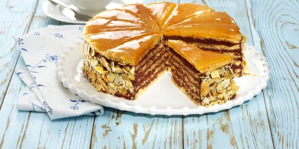 tort dobos cu migdale