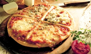pizza cu 4 feluri de branza jpeg