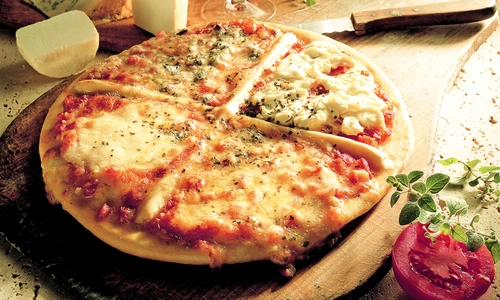 pizza cu 4 feluri de branza jpeg
