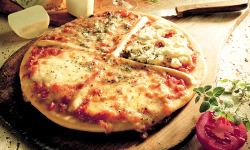 pizza cu 4 feluri de branza jpeg
