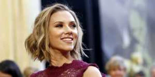 Mai multe fotografii în care actriţa americană Scarlett Johansson (26 de ani) apare goală au ajuns pe Internet