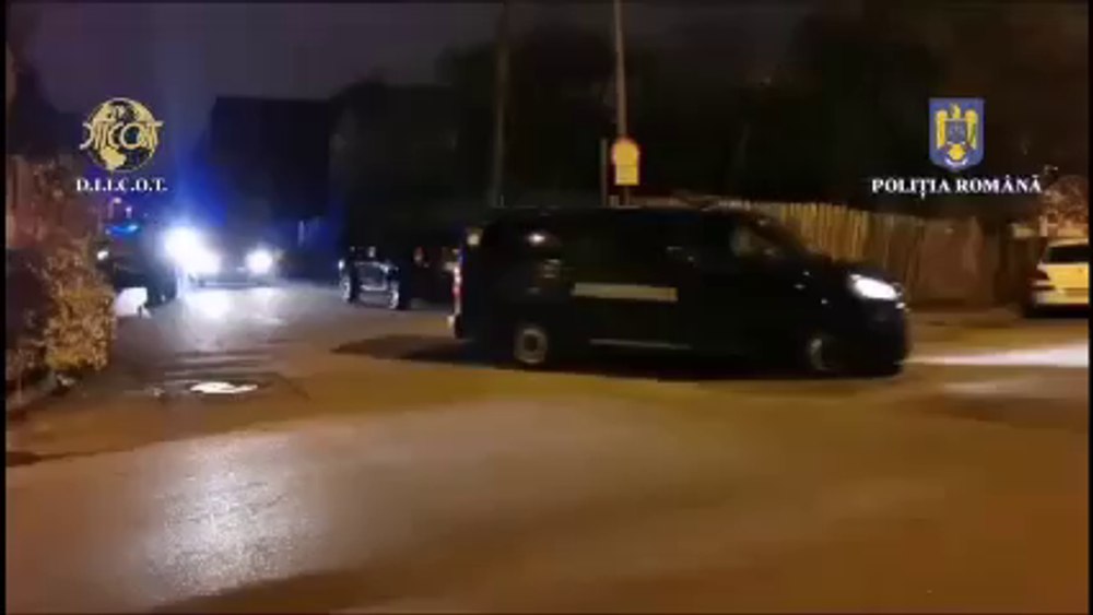 „Ziua Z” – Peste 200 de persoane suspectate de trafic de minori, pornografie infantilă și trafic de droguri vor fi aduse la audieri de procurorii DIICOT | VIDEO
