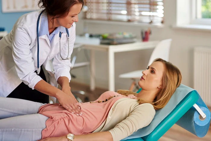 Infecția cu HPV poate evolua spre cancer dacă nu este descoperită și tratată la timp