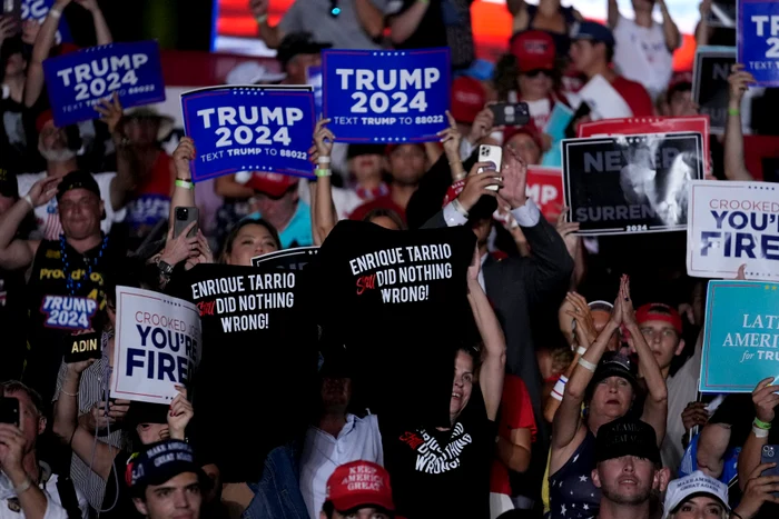Susținătorii lui Trump spun că liderul Proud Boys „n-a greșit cu nimic” FOTO PROFIMEDIA