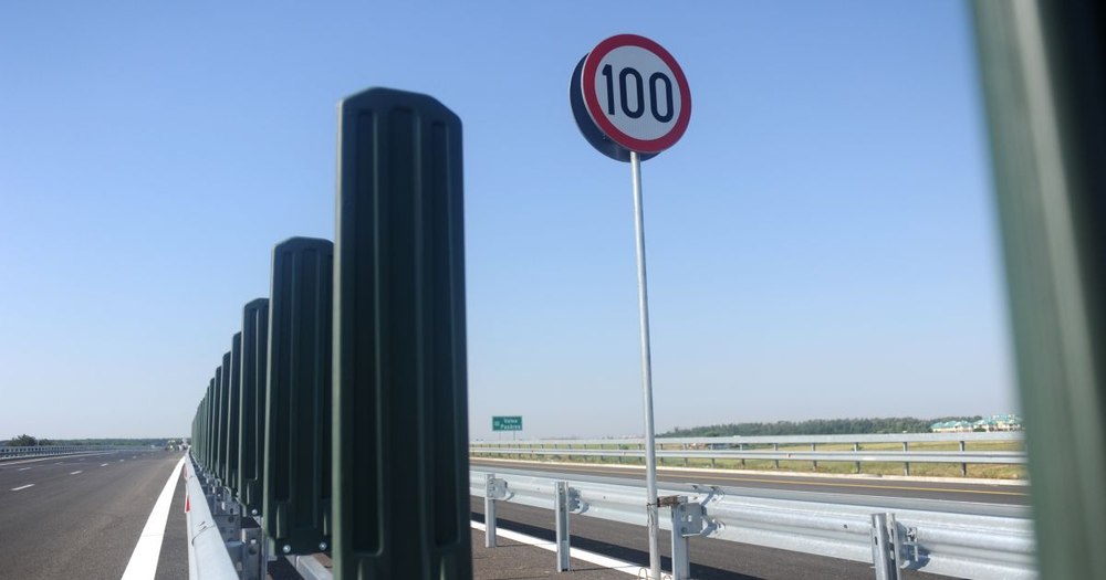 Patru mașini avariate pe Autostrada București-Pitești din cauza unui rost de dilatație