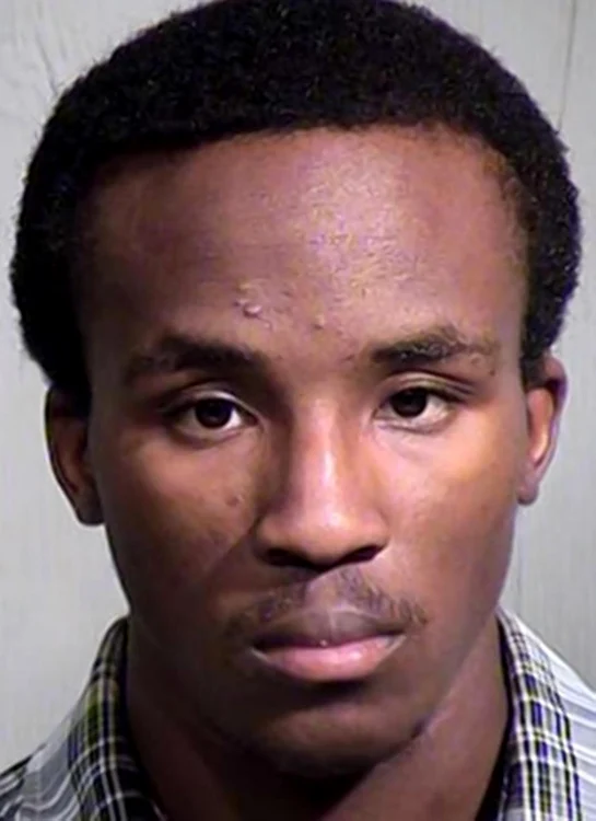 
    Walter Earl Morrison (20 de ani)  