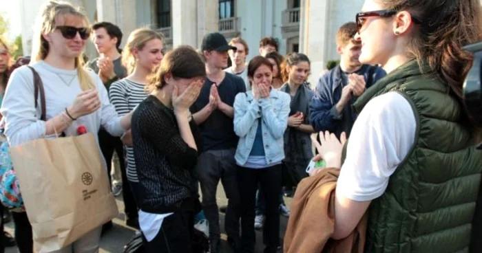 Balerinii s-au strâns în faţa Operei pentru a protesta faţă de modul in care Johan Kobborg a fost silit sa demisioneze FOTO