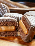 Turta dulce cu miere si crema de caramel  Sursa foto shutterstock 2431638965 jpg
