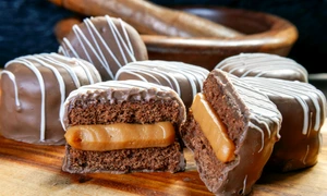 Turta dulce cu miere si crema de caramel  Sursa foto shutterstock 2431638965 jpg