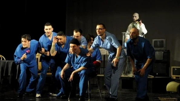 Teatrul din inima închisorii Rahova: 14 deţinuţi au jucat pe scena de la Nottara jpeg
