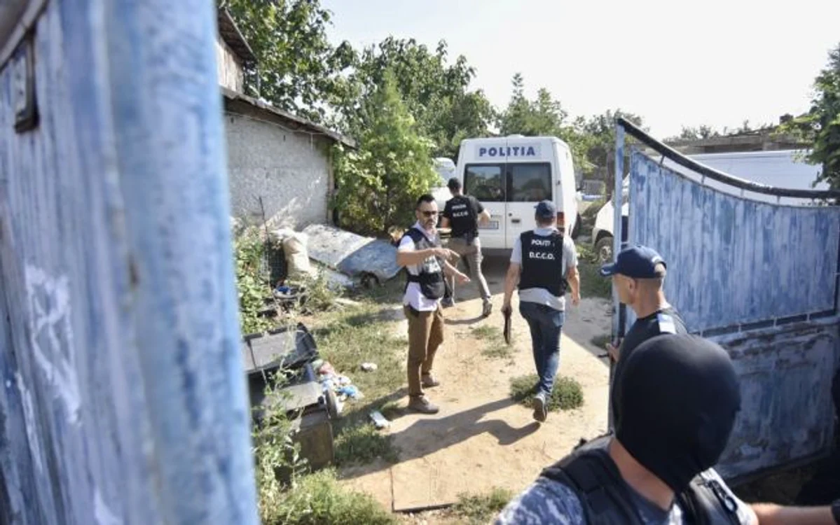 În casa şi curtea lui Gheorghe Dincă au fost găsite rămăşite umanefoto: Inquam Photos/Bogdan Dănescu