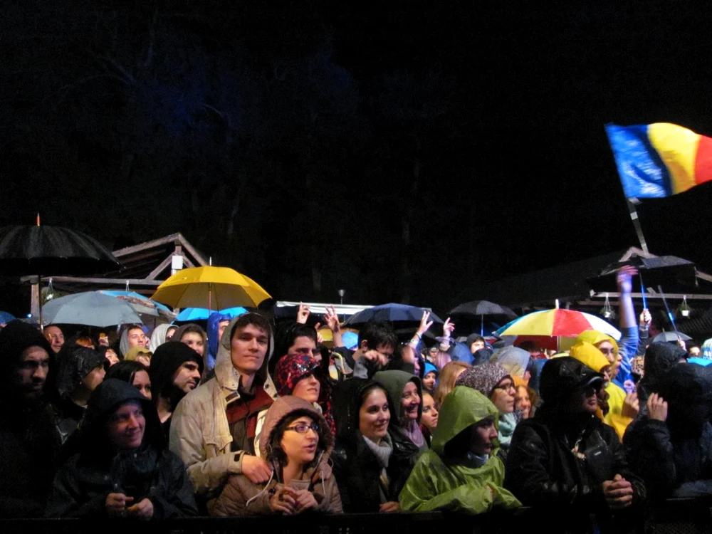 Timişorenii au urmărit concertele de la Plai chiar şi în ploaie