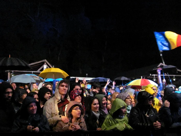 Timişorenii au urmărit concertele de la Plai chiar şi în ploaie