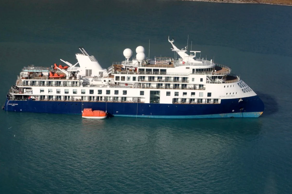 Nava de croazieră Ocean Explorer, care a eșuat în Groenlanda. Septembrie 2023