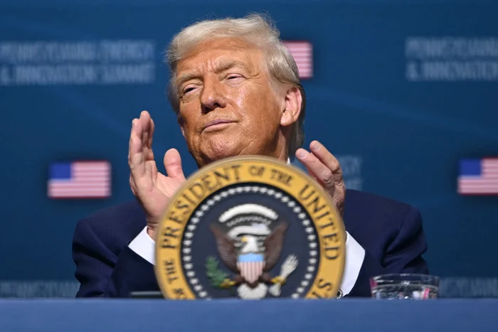 Trump și-a propus să reducă forţa de muncă federală. FOTO AFP