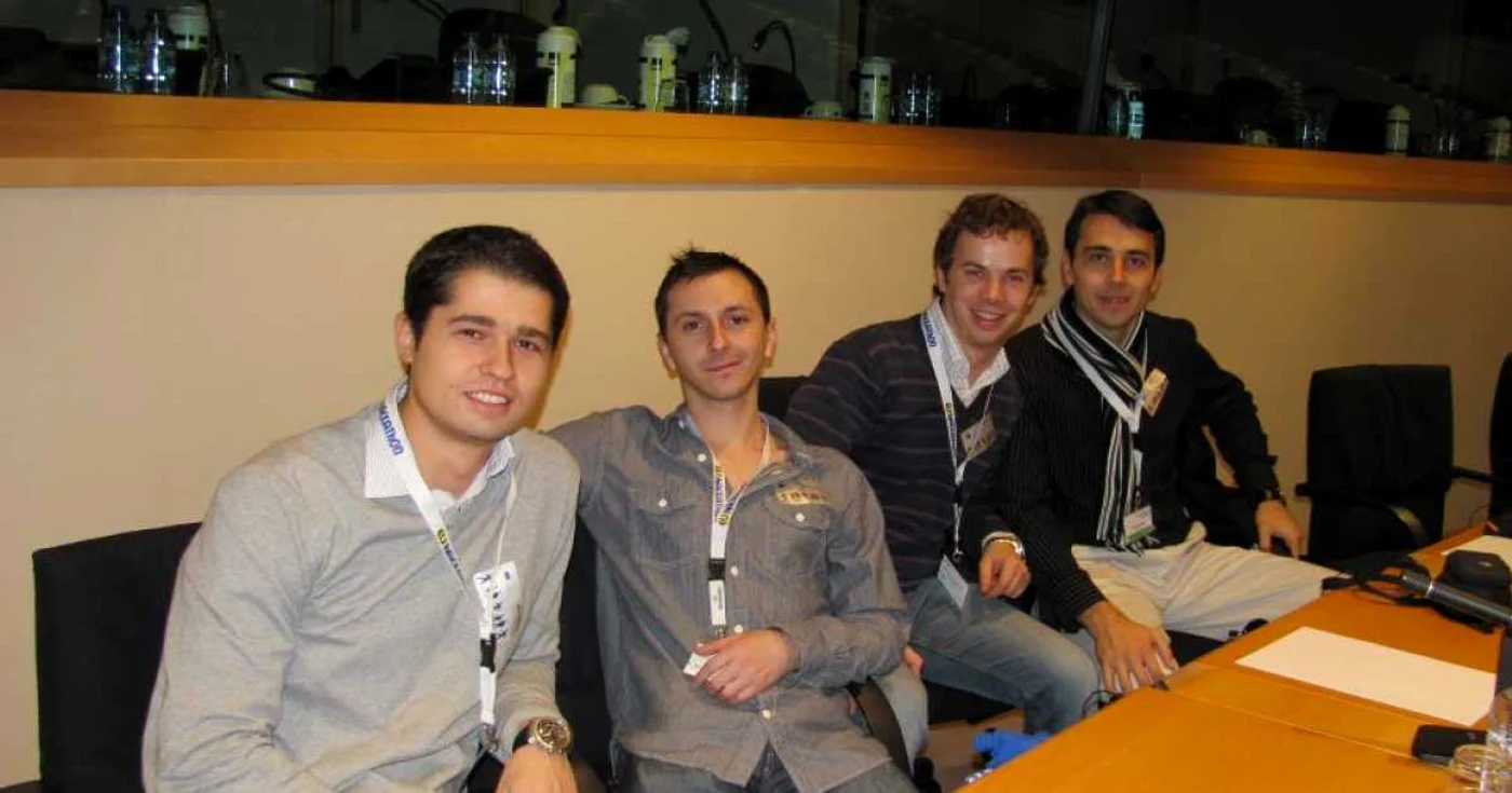 Echipa României la concursul Hackathon. De la stânga la dreapta Ionuţ Dobre, Walter Schneider, Alexandru Artimon şi Florin Bârhală