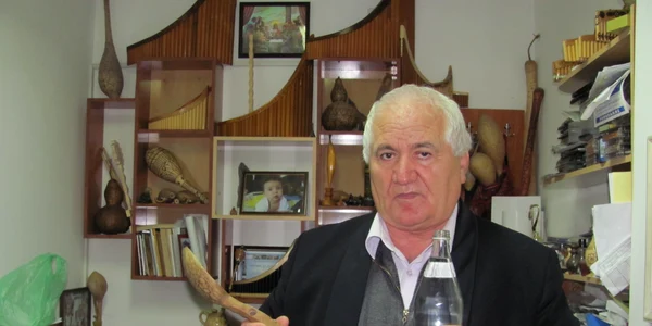 Maestrul gorjean transformă totul în instrument muzical