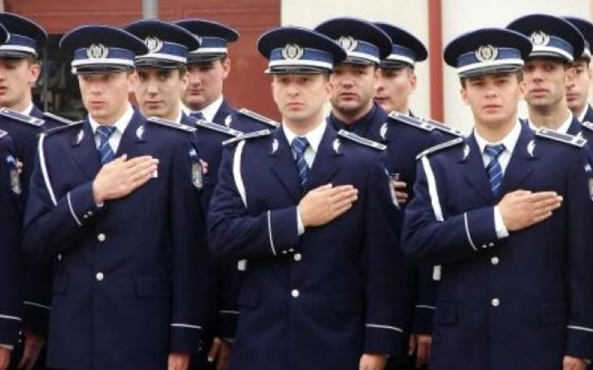 
    Absolvenții Academiei de Poliție sunt așteptați să vină cu o nouă mentalitate în Ministerul de Interne  
