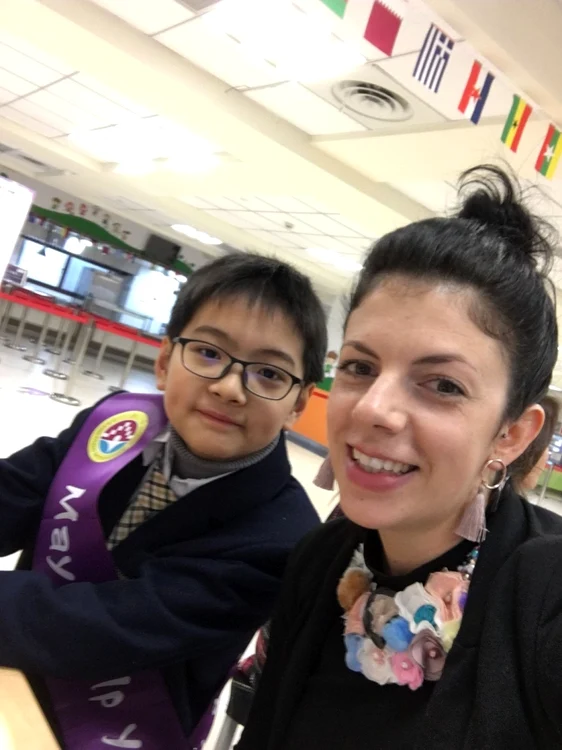 Demeter Boglárka este profesor in china foto arhiva personala