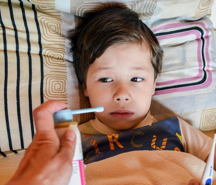 Explozie de viroze, ce trebuie să știm. Medic: „Părinți mai stresați de muci decât românii nu există!”