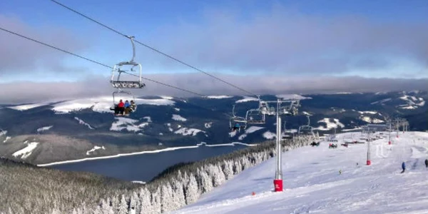 Situaţie fără precedent în România. Banii turiştilor care vor schia pe Transalpina Ski Project vor ajunge la constructorul pârtiei
