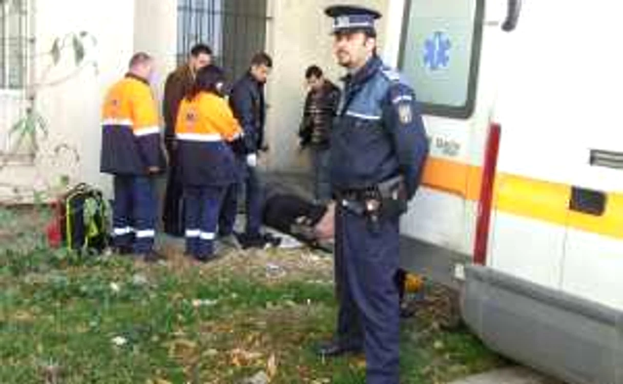  Bărbatul a fost găsit mort de oamenii din zonă