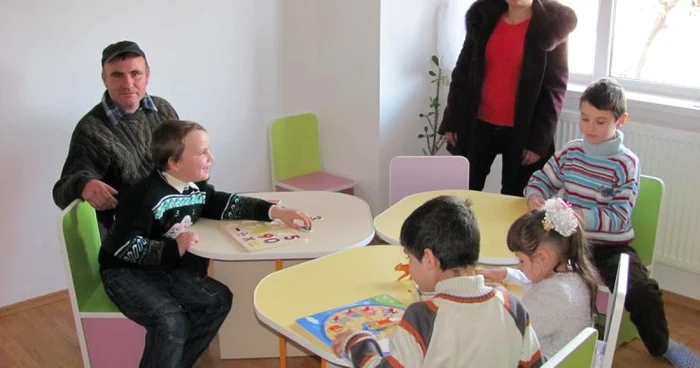 Micuţii cu probleme merg acum la prima grădiniţă pentru autişti deschisă în oraş