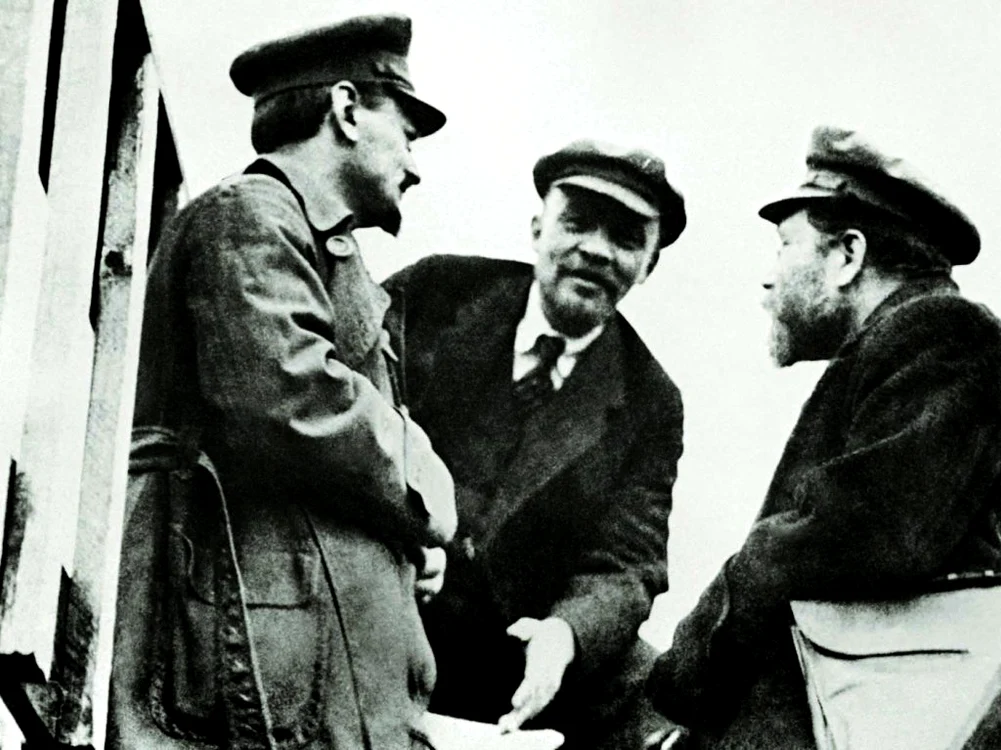 Trotki Lenin Kamenev 1919 jpg jpeg