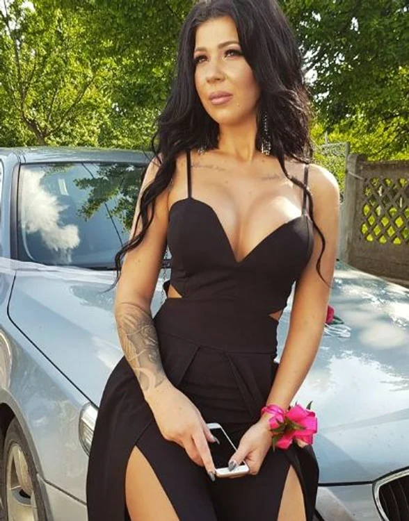 Geanina și-a pus silicoane după ce s-a întors din Thailanda