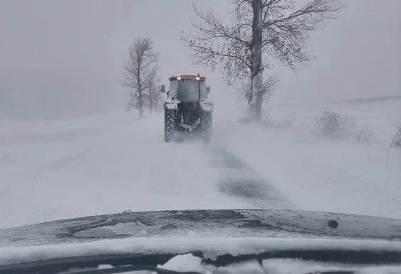 Ninsoarea și viscolul creează probleme în județul Galați FOTO: CJ Galați 
