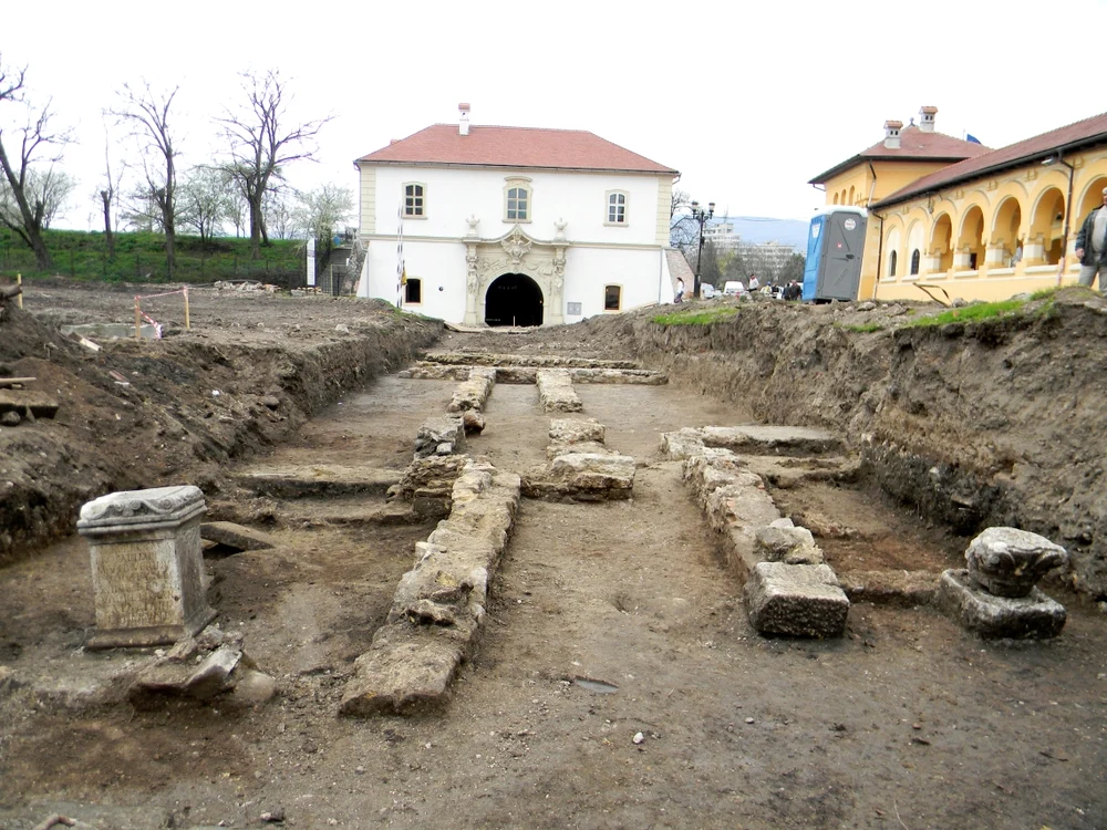 Santier arheologic Alba Iulia jpg jpeg