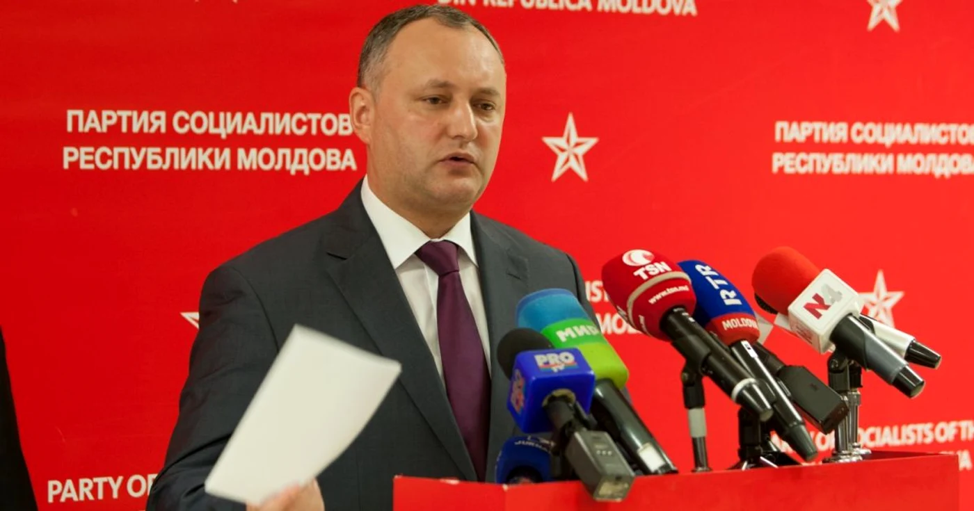 Dodon
crede că Maia Sandu ar putea să reziste până la sfârşitul anului, dar va fi
demisă pe motiv că nu a putut să facă faţă problemelor de ordin economic şi
social FOTO: Adevărul