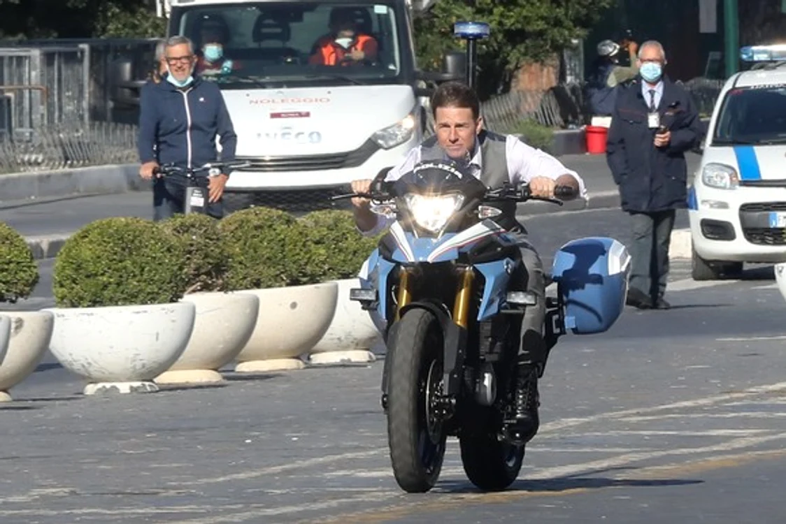 
    A turat motorul  pe străzile din Italia   
